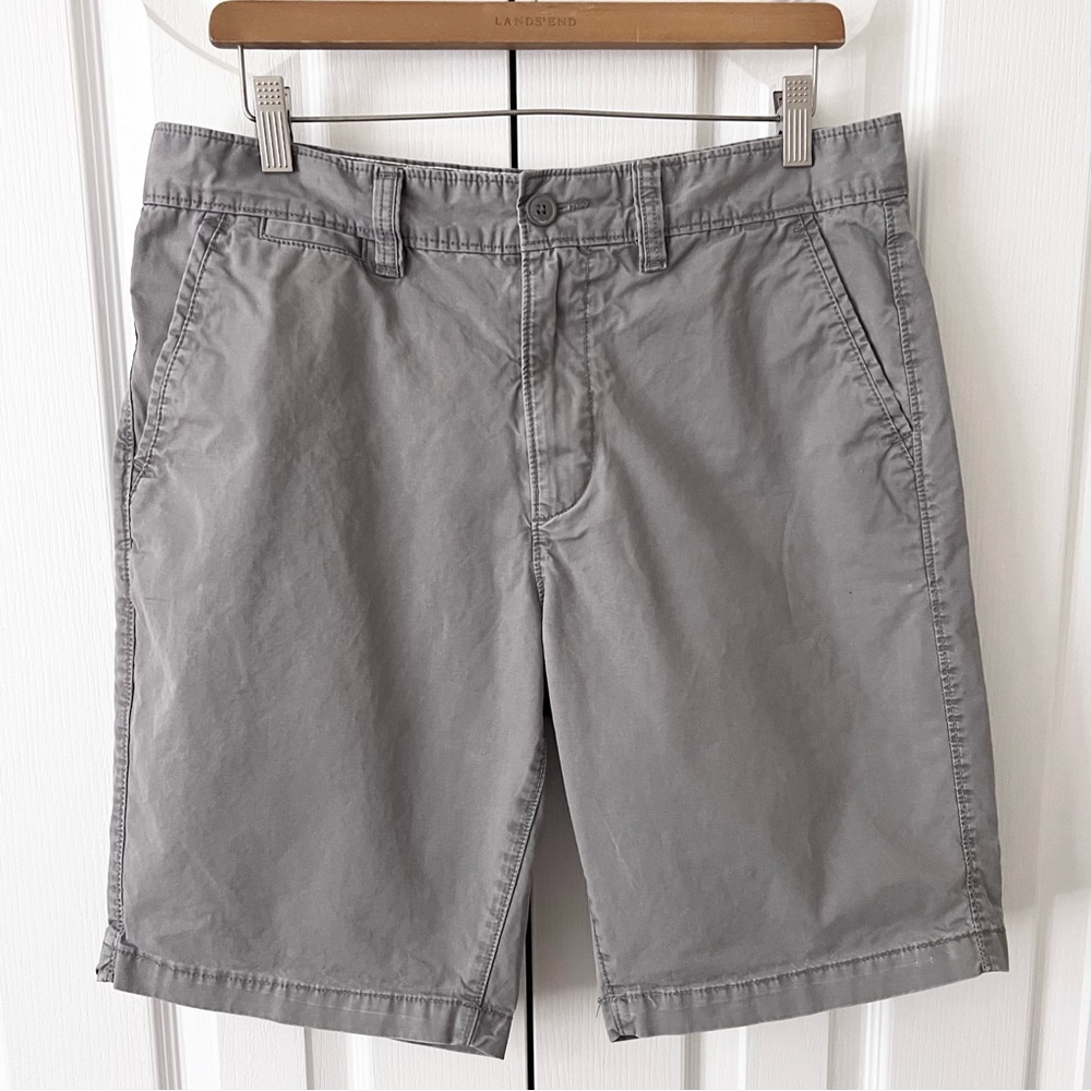Sonoma Life + Style Men's Flat Front Gray Shorts (34) Excellent Condition